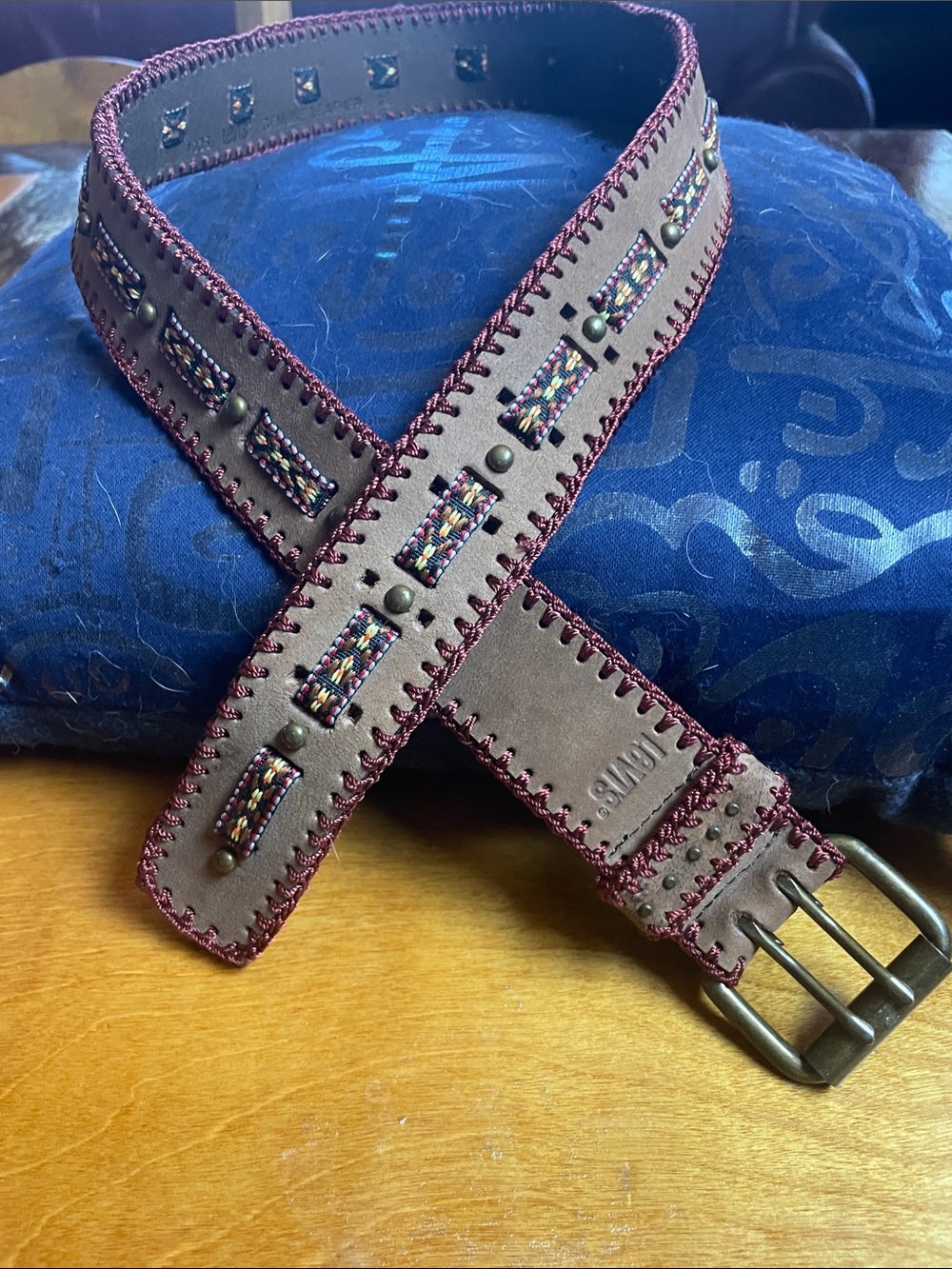 LEVIS Brown Leather DEIGNED Studded Belt with Burgundy Stitching, Size M